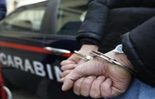 Evasione e resistenza a pubblico ufficiale: i carabinieri arrestano un pregiudicato