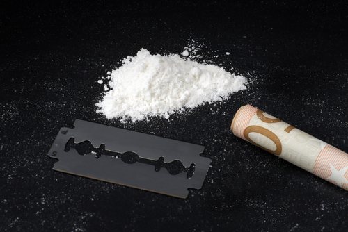 I Carabinieri arrestano un quarantasettenne trovato in possesso di eroina e cocaina
