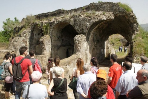 “Cales da (Ri)scoprire”: sabato 31 l’appuntamento con una nuova visita guidata all’antica città di Cales‏