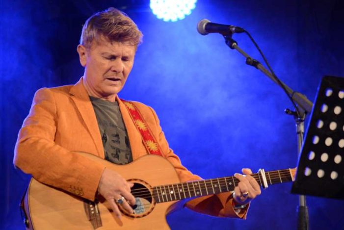 Festival: batti cinque! Ron incanta San Leucio e il Belvedere con “un abbraccio unico”