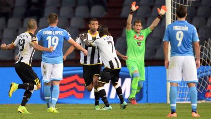 Udinese Napoli 1-0. Gli azzurri escono sconfitti dal Friuli dopo l’esordio vittorioso in Europa. È crisi?
