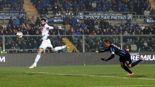Atalanta Napoli 1 a 1: gli azzurri non riescono a sfatare il tabù Bergamo e a risalire la china dopo il Verona