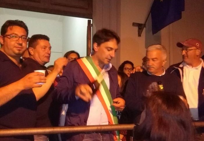 Camigliano, il sindaco Borzacchiello ordina lo sgombero di una abitazione nel centro cittadino Camigliano, il sindaco Borzacchiello ordina lo sgombero di una abitazione nel centro cittadino