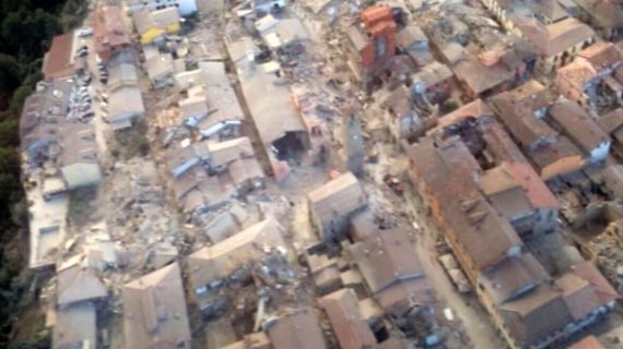Terremoto di magnitudo 6.0 nel centro Italia: 38 i morti accertati. Il bilancio è destinato a salire. Amatrice, Accumoli, Arquata e Pescara del Tronto i centri più colpiti