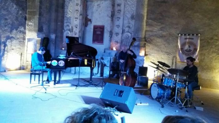Modernartmusic, il “Lello Petrarca Trio” inaugura la stagione concertistica