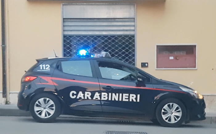 Blitz dei Carabinieri in una lavanderia, scatta il sequestro dell’attività e la denuncia penale