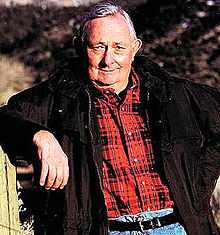 “Il canto del nemico”: indagini della polizia navajo in un romanzo di Tony Hillerman
