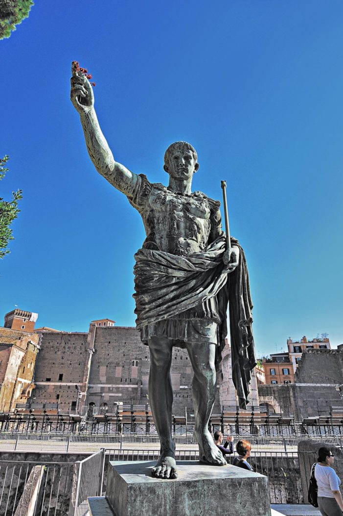 L’antica Roma: un libro di Mino Gabriele racconta “I sette talismani dell’Impero”
